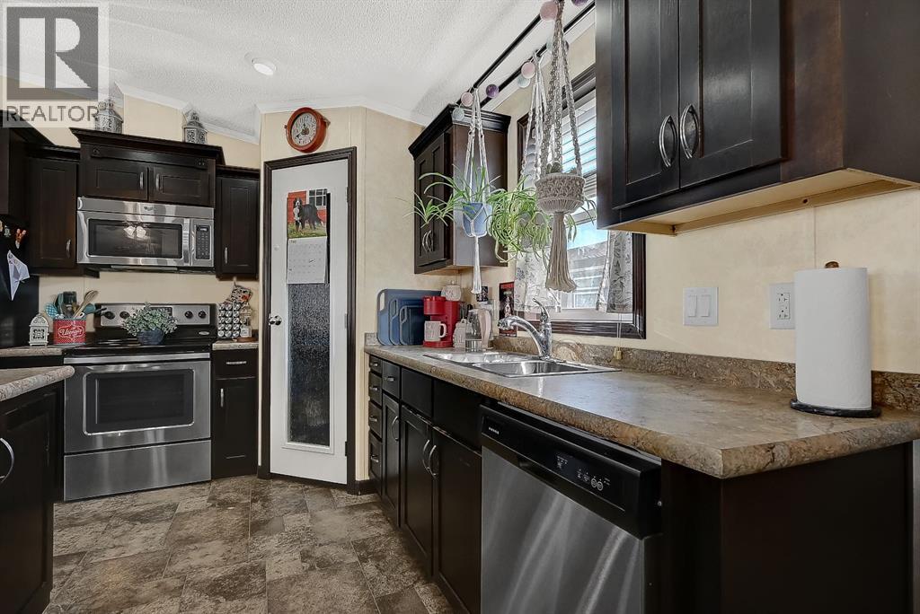 352, 10615 88, Grande Prairie, Alberta  T8X 1P3 - Photo 3 - A2330400