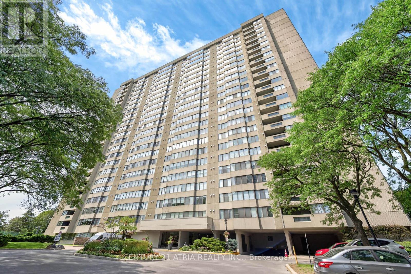 <div class="slider-price">$728,000</div><p>1606 - 2350 Bridletowne Circle, Toronto, Ontario</p>