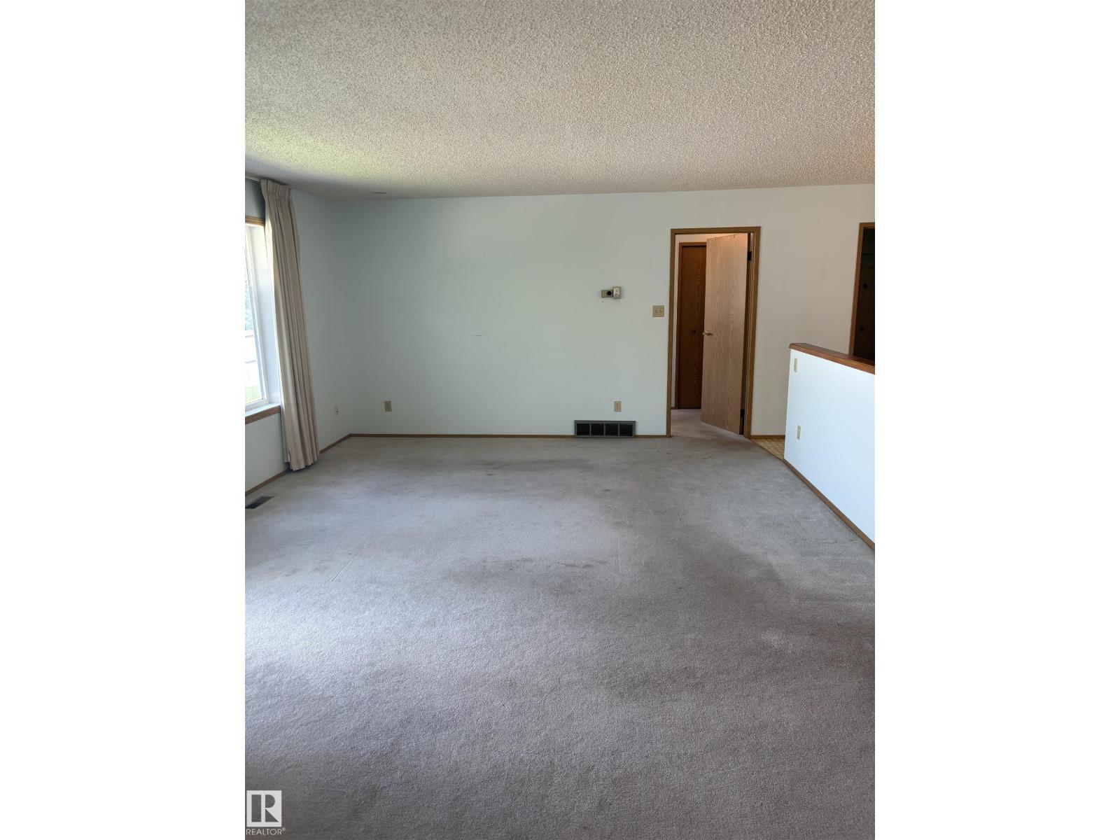 17520 Callingwood Rd NW NW, Edmonton, Alberta  T5T 5P1 - Photo 8 - E4499676