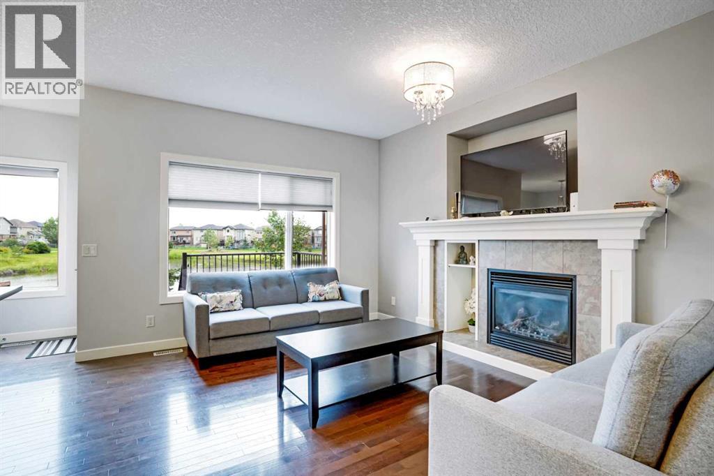 1728 Luxstone Drive Sw, Airdrie, Alberta  T4B 0H4 - Photo 4 - A2321738