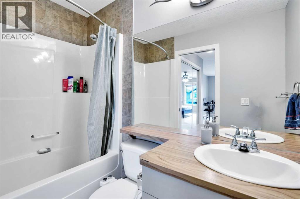 1728 Luxstone Drive Sw, Airdrie, Alberta  T4B 0H4 - Photo 19 - A2321738