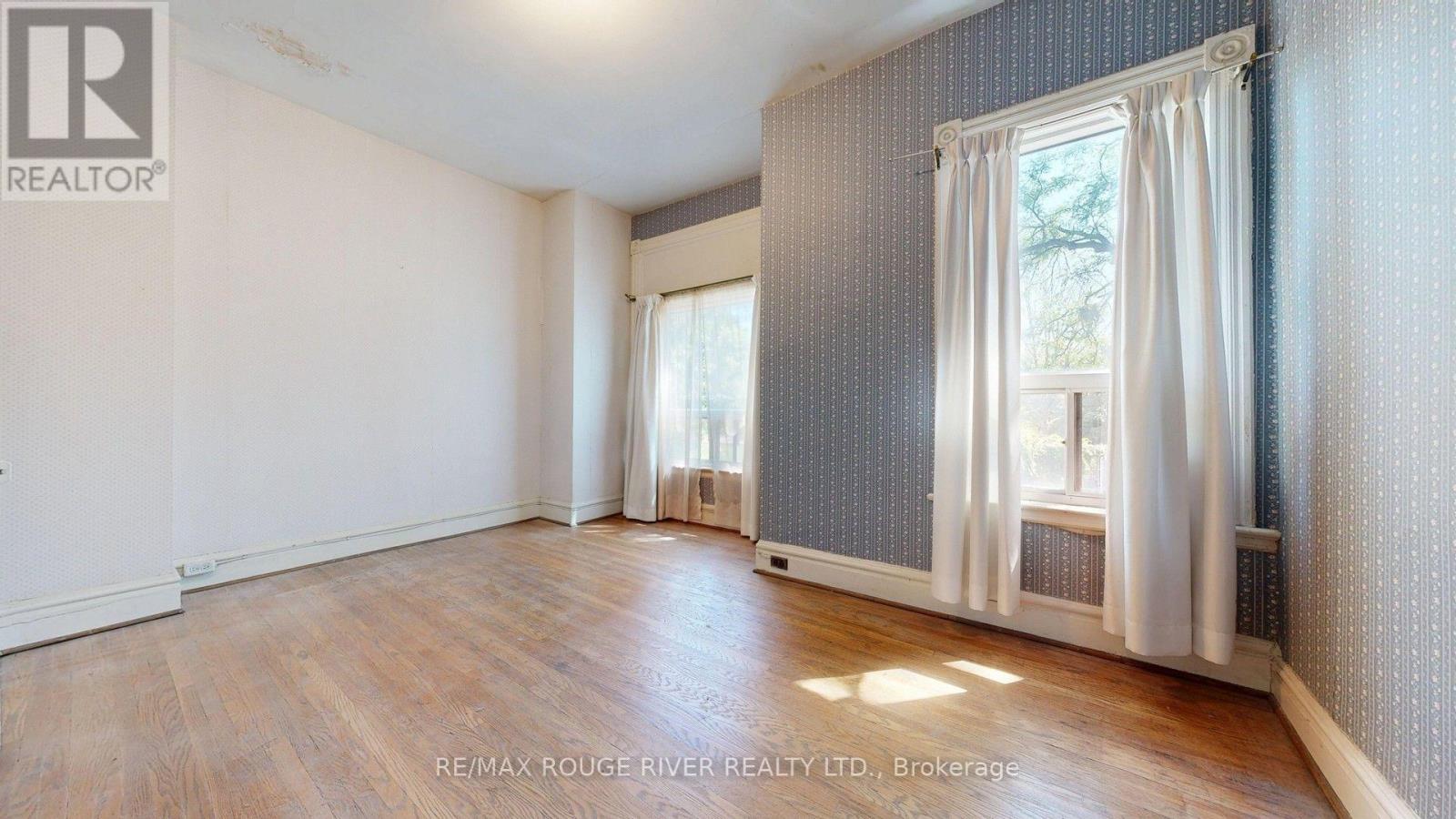 308 Roxton Road, Toronto, Ontario  M6G 3P9 - Photo 21 - C13542230