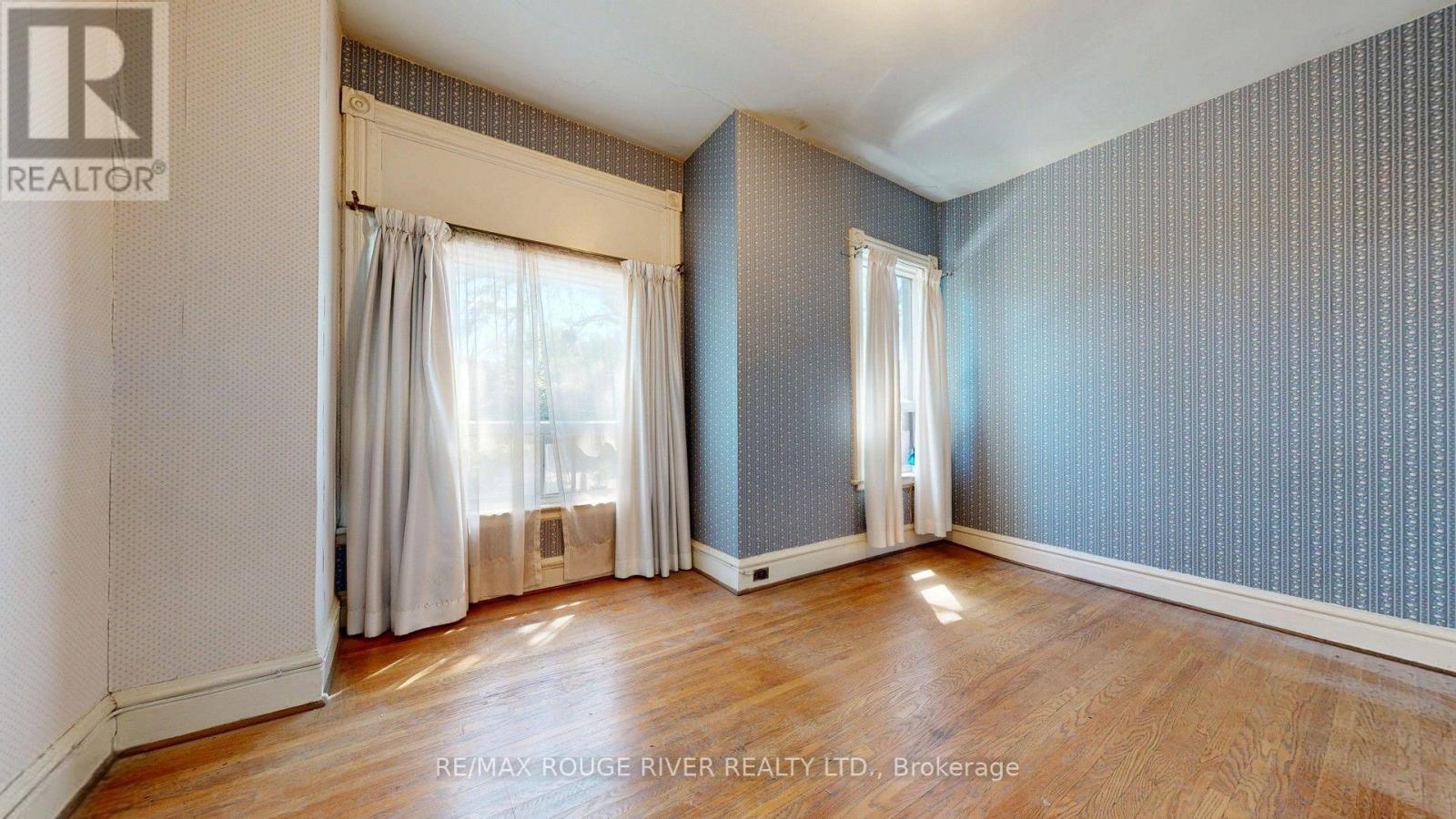 308 Roxton Road, Toronto, Ontario  M6G 3P9 - Photo 22 - C13542230