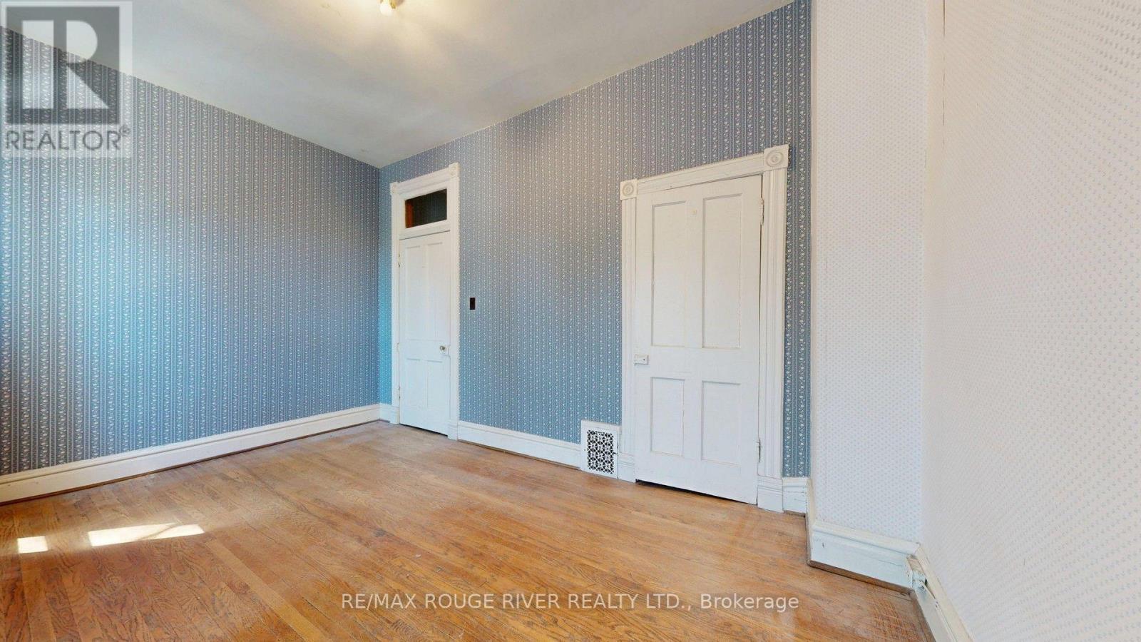 308 Roxton Road, Toronto, Ontario  M6G 3P9 - Photo 23 - C13542230