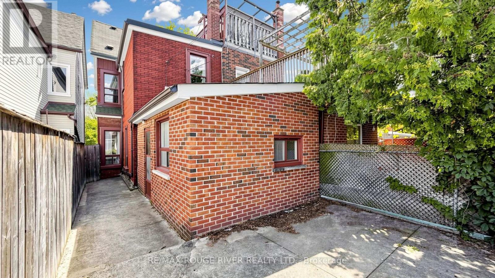 308 Roxton Road, Toronto, Ontario  M6G 3P9 - Photo 40 - C13542230