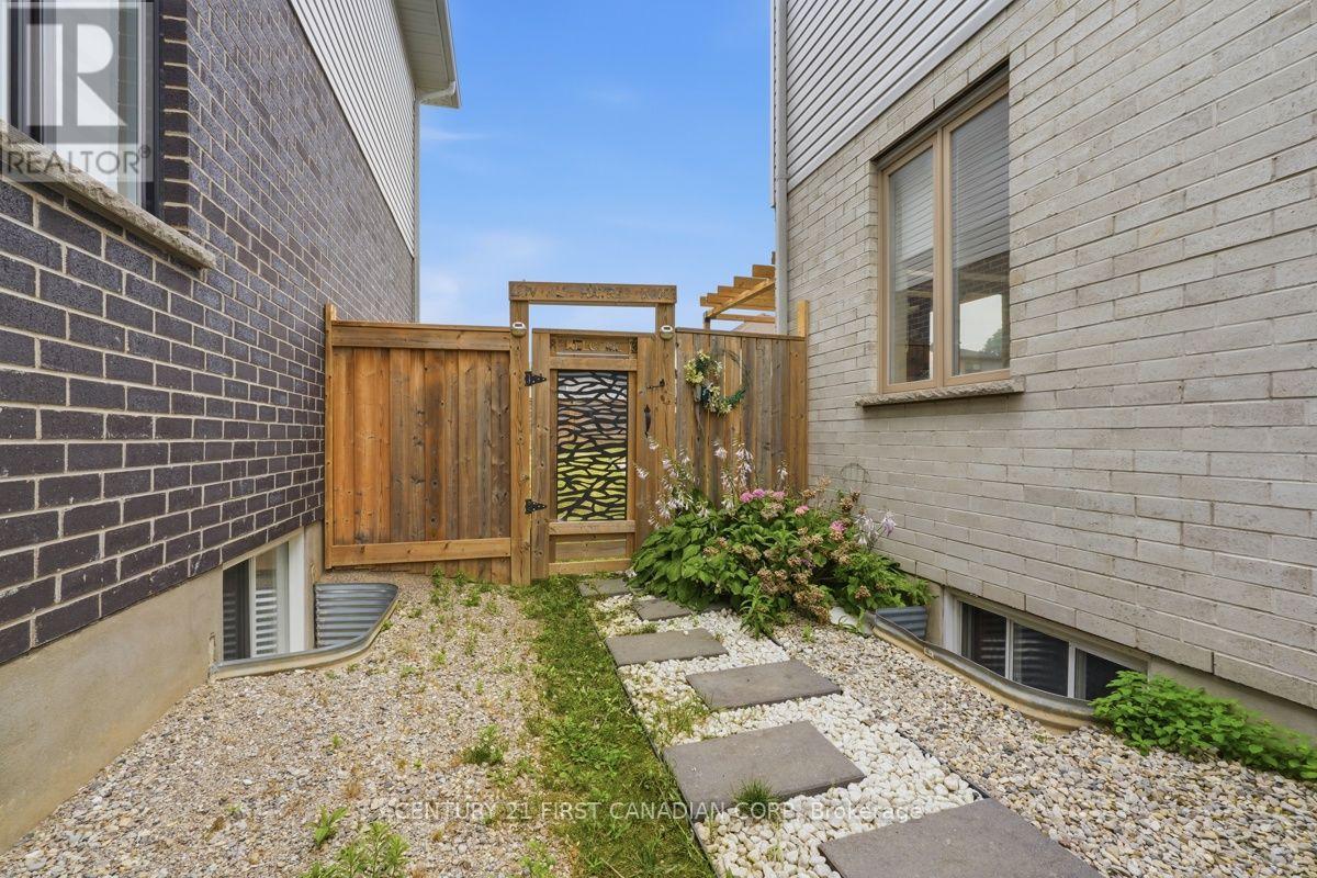 464 Jessica Way Road, London North, Ontario  N6H 5L4 - Photo 40 - X13573594