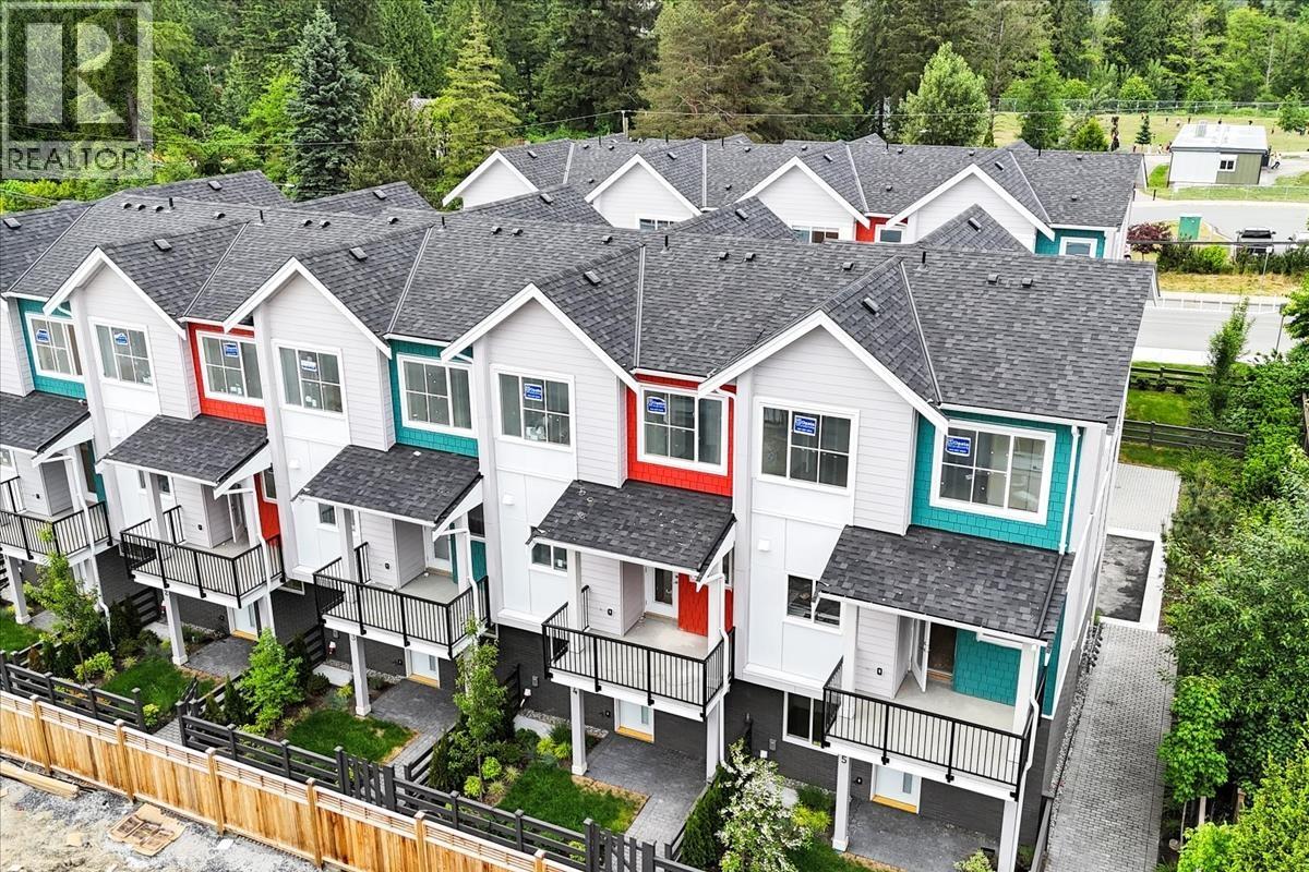 8 10392 240A STREET, Maple Ridge, British Columbia