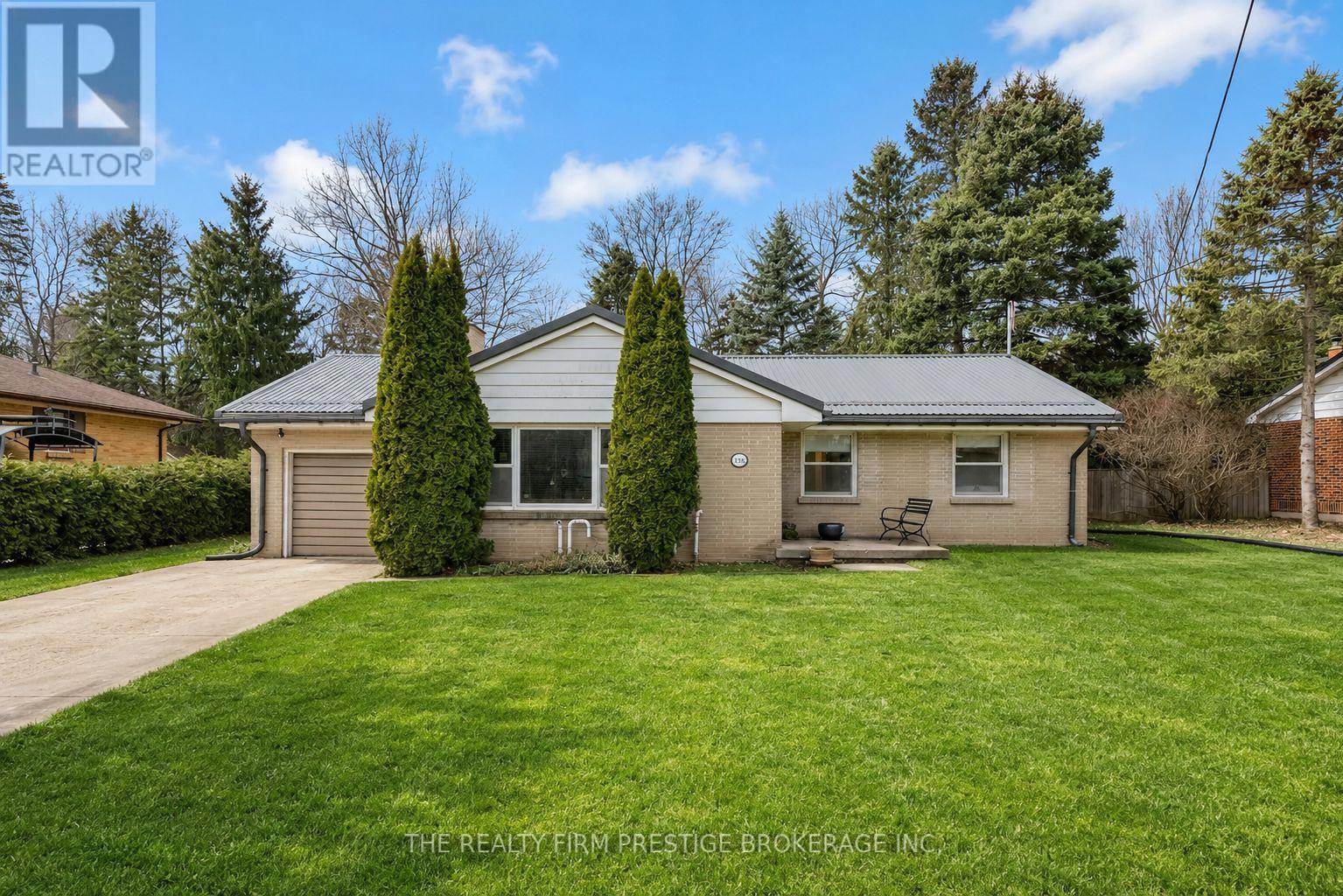 438 WEST MILE ROAD, London North (North P)