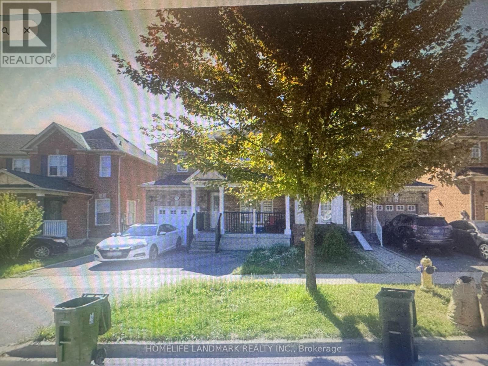 <div class="slider-price">$899,999</div><p>139 Raponi Circle, Toronto, Ontario</p>