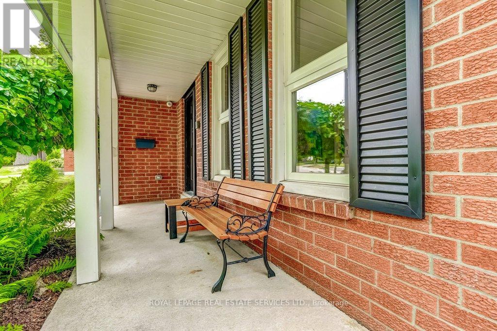 3076 Redstart Drive, Mississauga, Ontario  L5L 2N3 - Photo 3 - W13580738