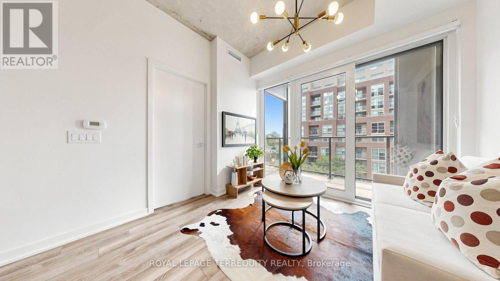 510 - 1808 St Clair Avenue W, Toronto, Ontario  M6N 0C1 - Photo 4 - W13580742