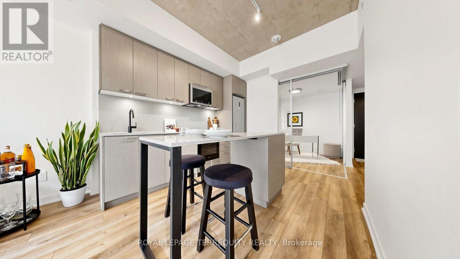 510 - 1808 St Clair Avenue W, Toronto, Ontario  M6N 0C1 - Photo 7 - W13580742