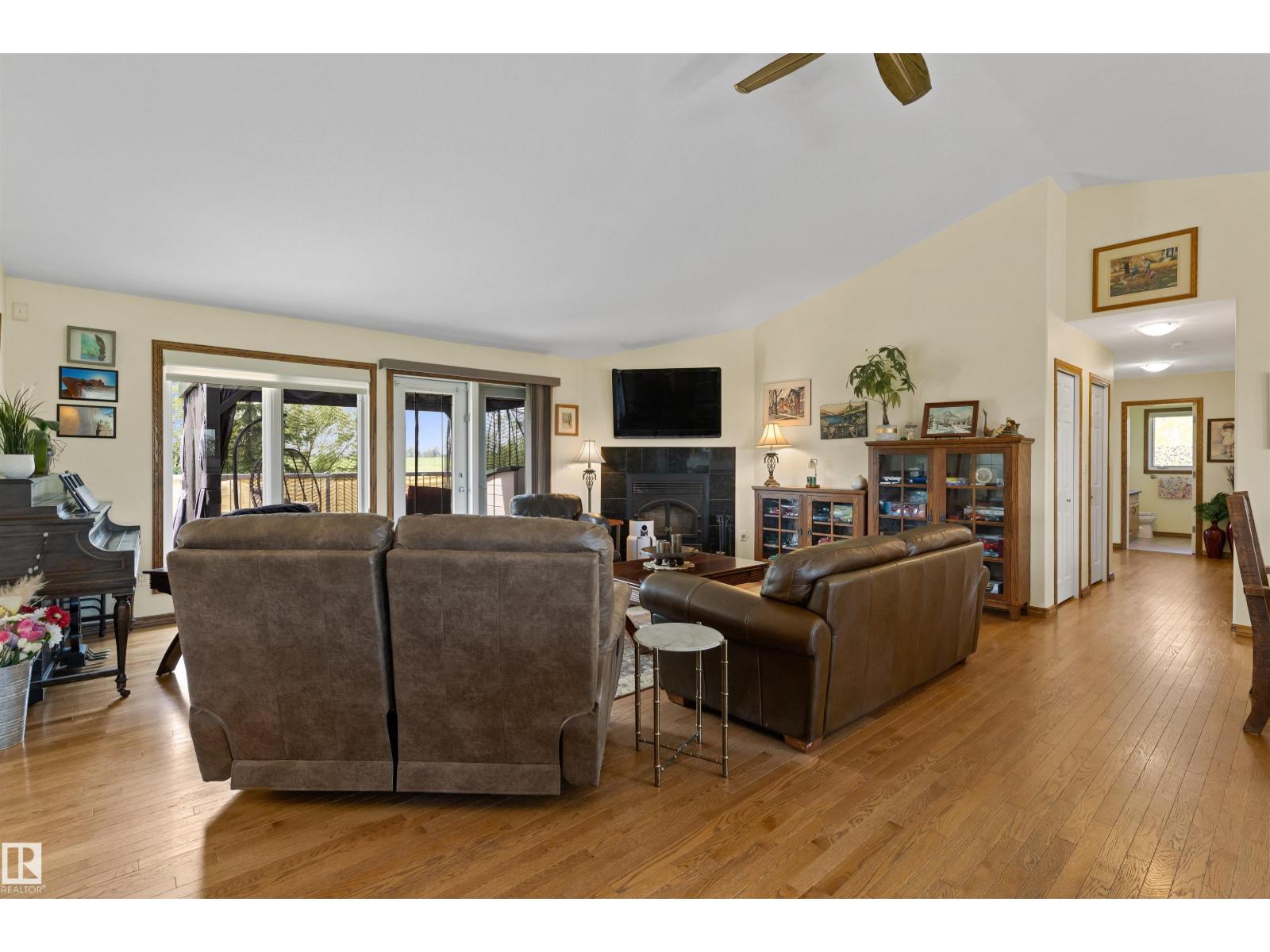 55326 Rge Road 260, Rural Sturgeon County, Alberta  T8R 0T5 - Photo 16 - E4499665