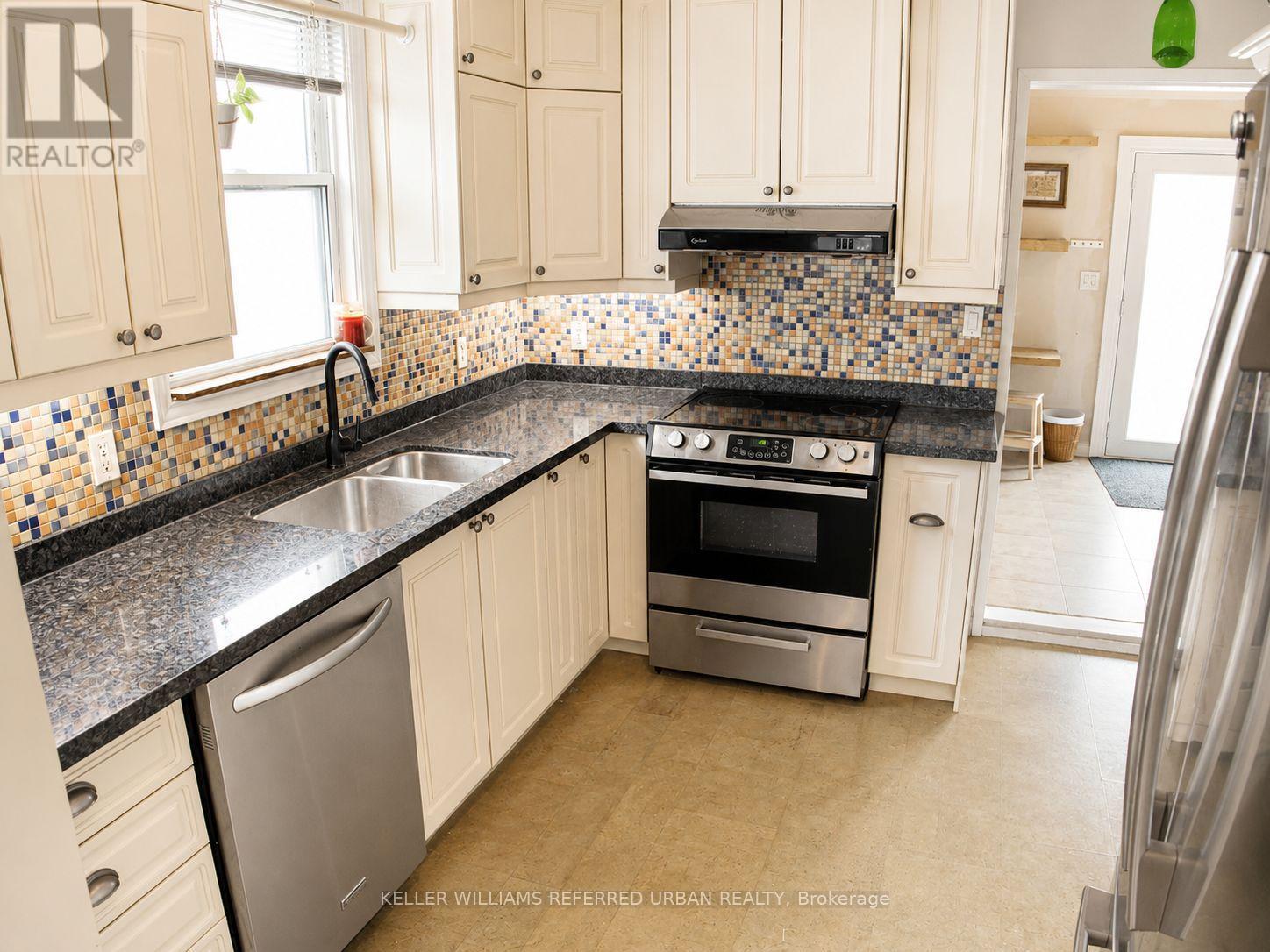 98 Foxwell Street, Toronto, Ontario  M6N 1Z5 - Photo 8 - W13580836