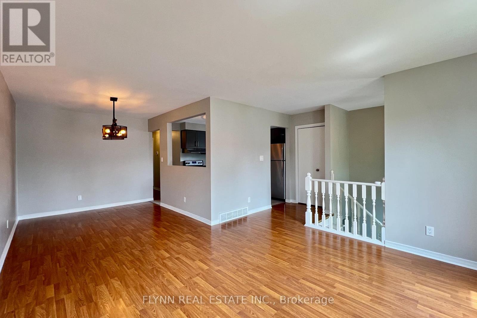 164 Windsor Street, Welland, Ontario  L3C 6T6 - Photo 2 - X13580882