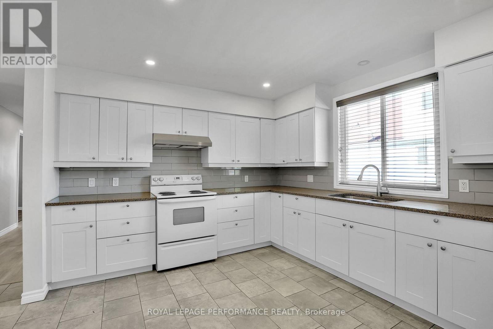 1482 Laperriere Avenue, Ottawa, Ontario  K1Z 7S9 - Photo 5 - X13580922