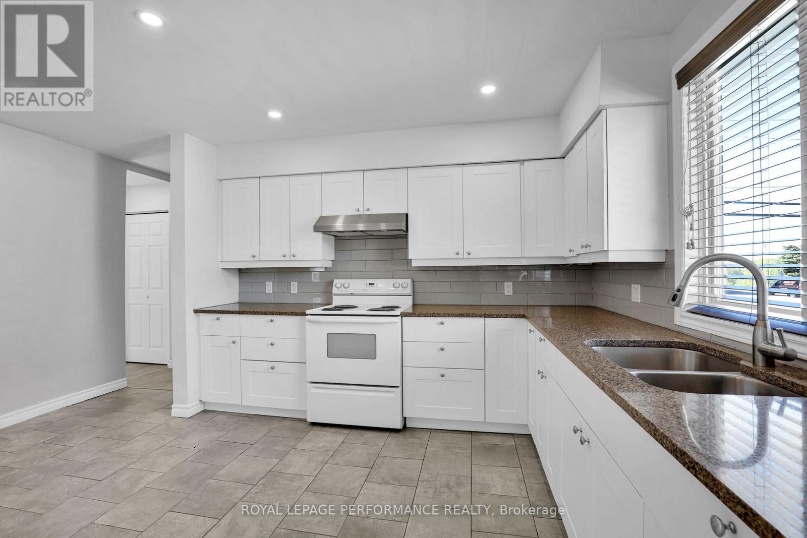1482 Laperriere Avenue, Ottawa, Ontario  K1Z 7S9 - Photo 7 - X13580922