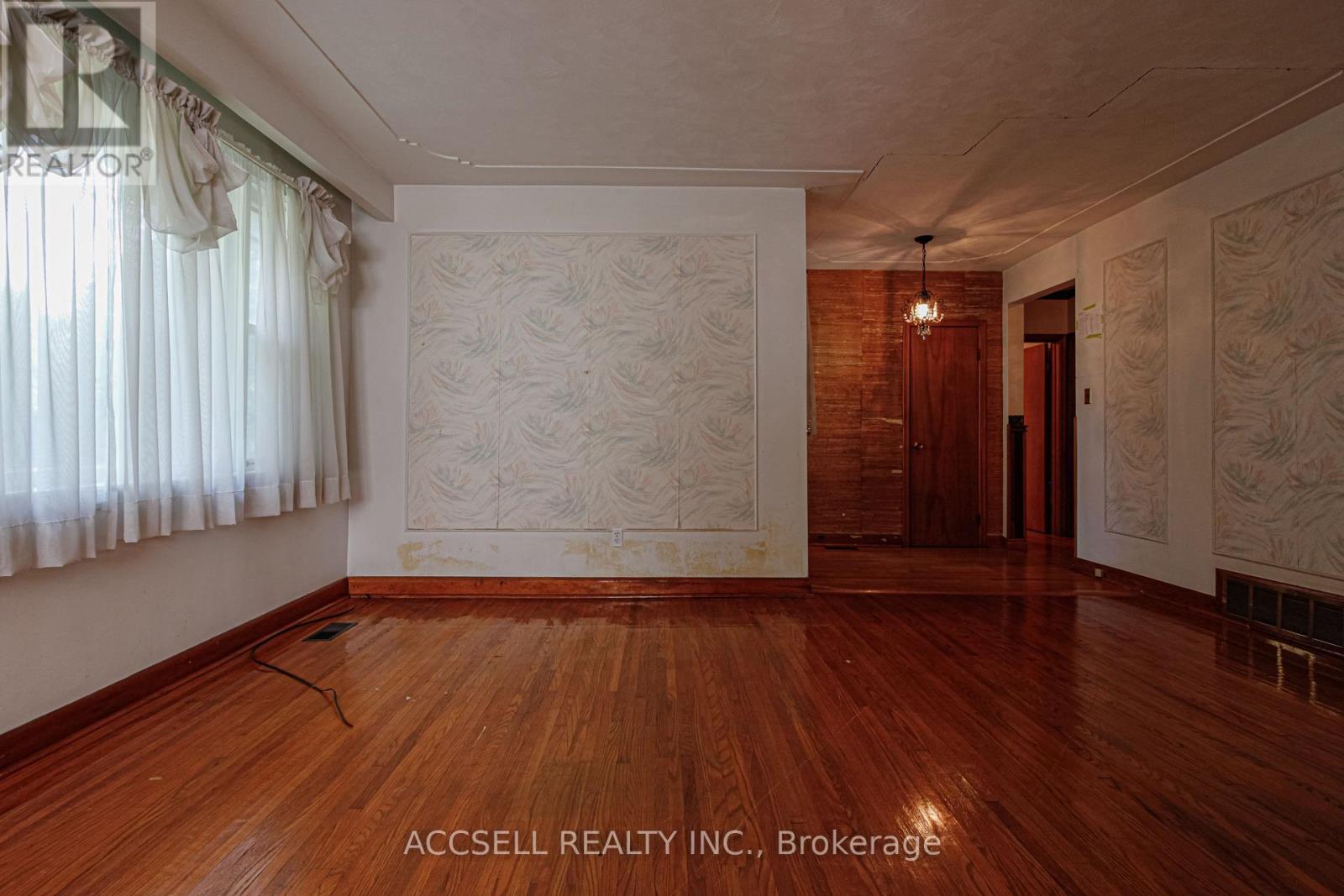 1358 Sedgewick Crescent, Oakville, Ontario L6L 1X8 - Photo 7 - W13580938