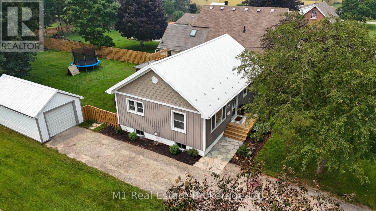 625 Woodside Street, Centre Wellington, Ontario  N1M 2M4 - Photo 36 - X13580990