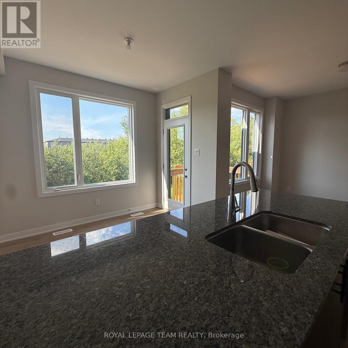 286 Les Emmerson Drive S, Ottawa, Ontario  K2J 7L1 - Photo 7 - X13581020
