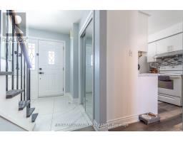 52 VILLAGE COURT, Brampton, Ontario