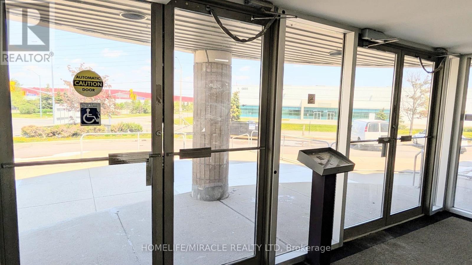 203 - 6660 Kennedy Road, Mississauga, Ontario L5T 2M9 - Photo 2 - W13581018