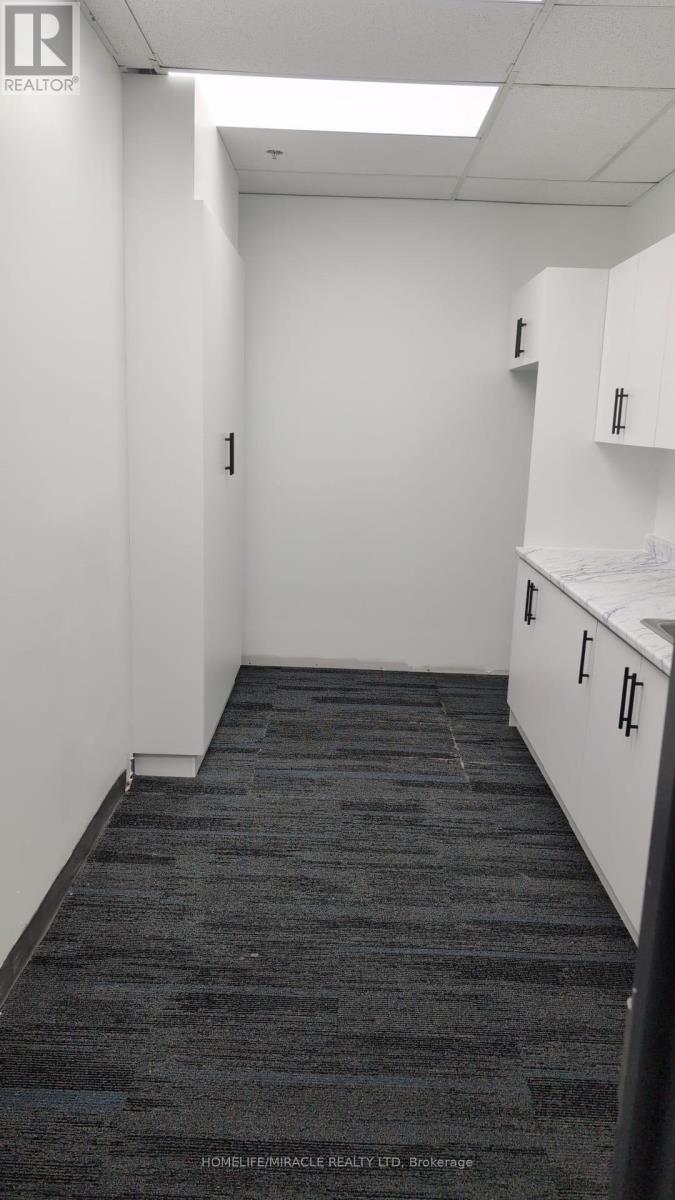 203 - 6660 Kennedy Road, Mississauga, Ontario L5T 2M9 - Photo 7 - W13581018