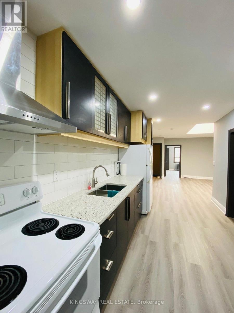 1 - 769 THE QUEENSWAY, Toronto, Ontario