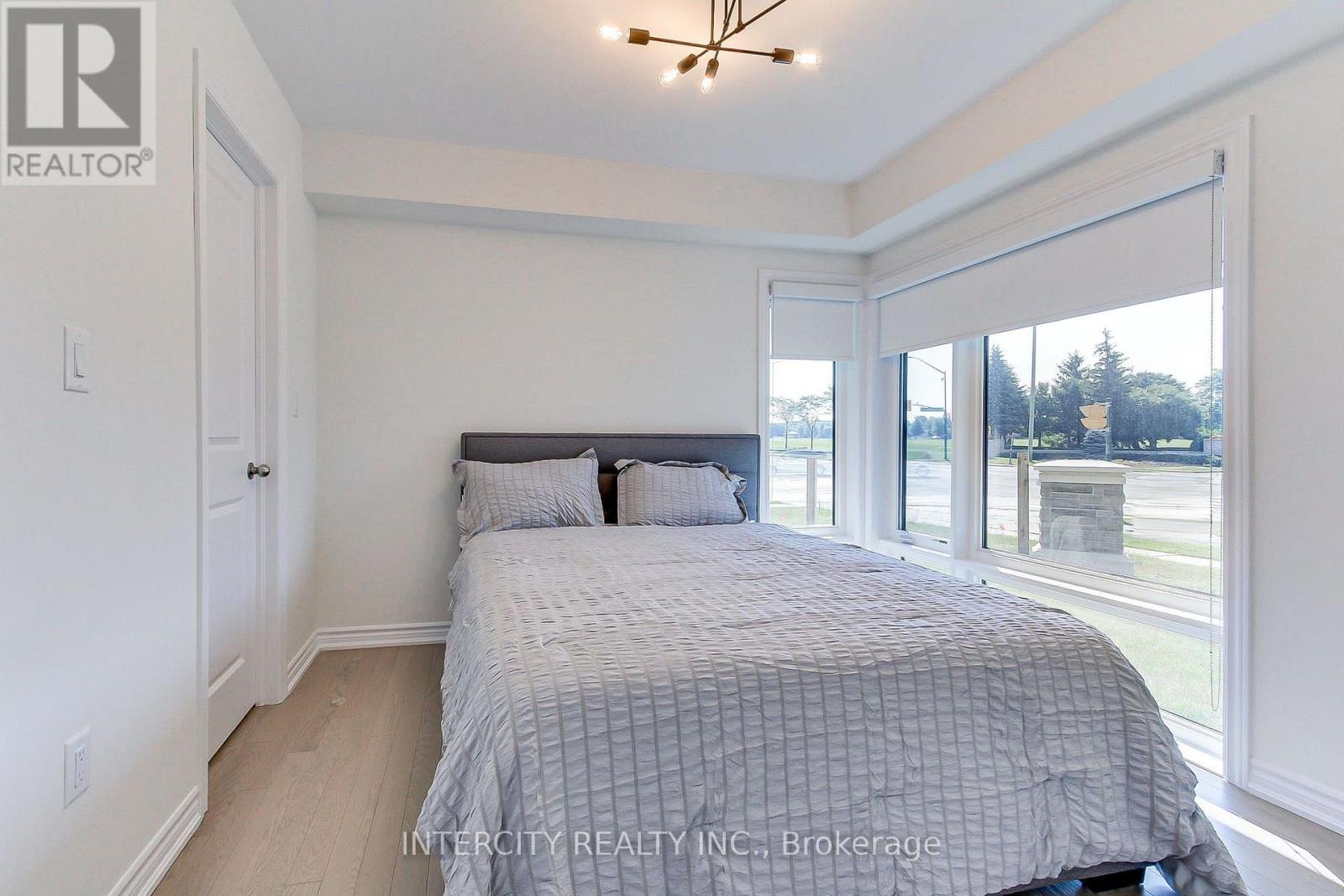 130 Blick Crescent, Aurora, Ontario L4G 4A9 - Photo 7 - N13580828