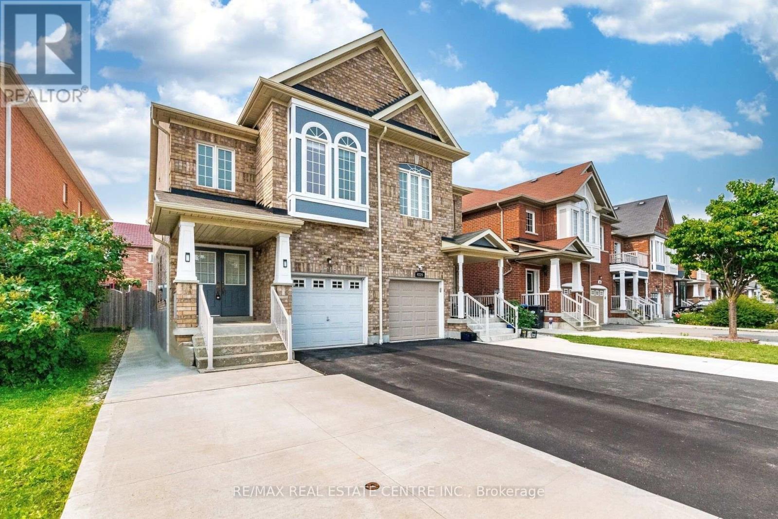 4718 Alana Glen Drive, Mississauga, Ontario L5V 0C3 - Photo 2 - W13580872