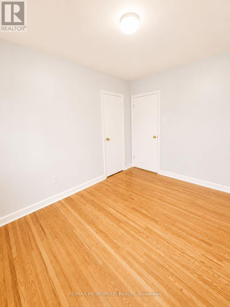 Main - 266 Napier Street, Barrie, Ontario L4M 1X9 - Photo 11 - S13581016