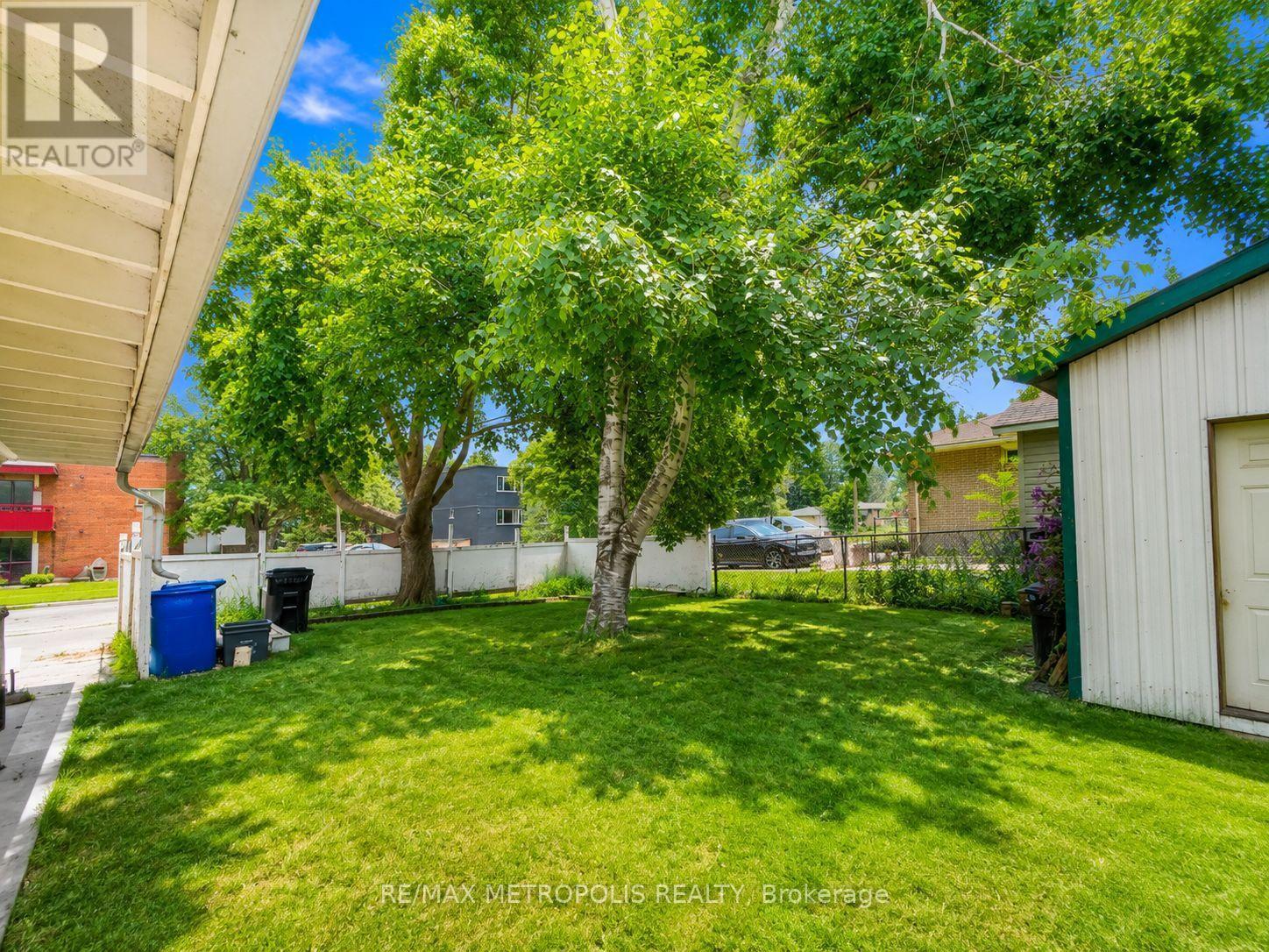 Main - 266 Napier Street, Barrie, Ontario L4M 1X9 - Photo 18 - S13581016