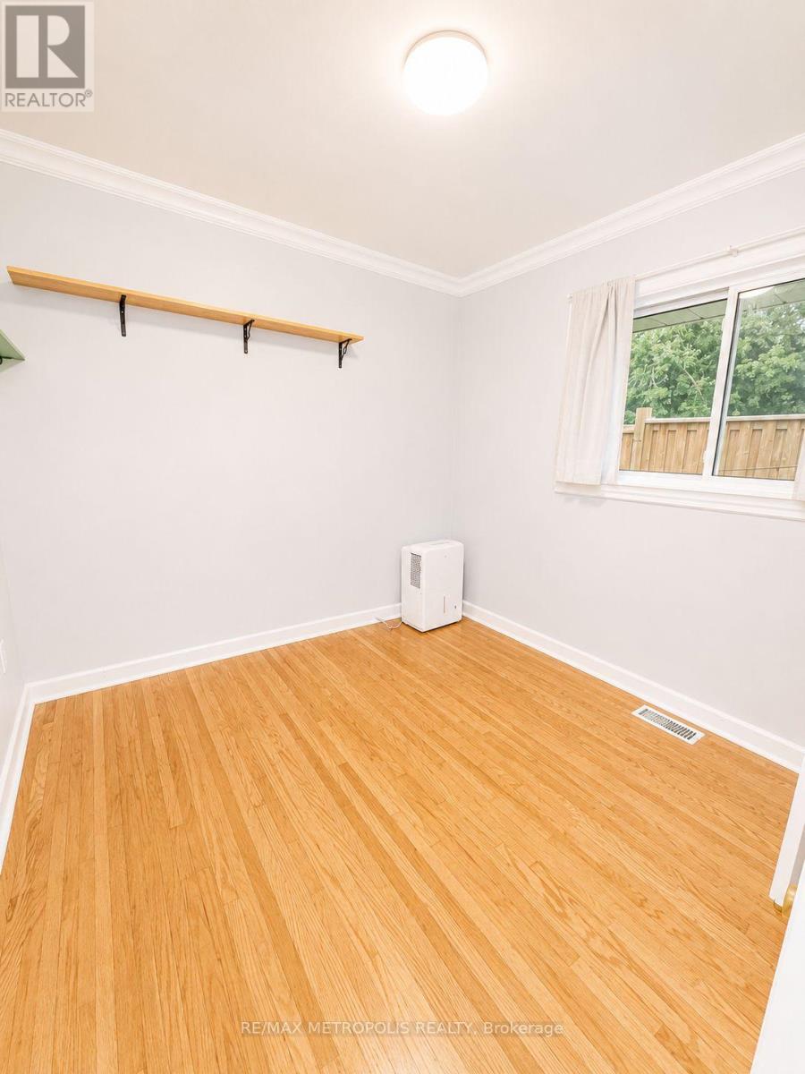 Main - 266 Napier Street, Barrie, Ontario L4M 1X9 - Photo 8 - S13581016