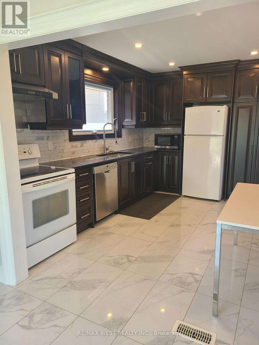 43 Playfair Avenue, Toronto, Ontario  M6B 2P7 - Photo 3 - W13581062