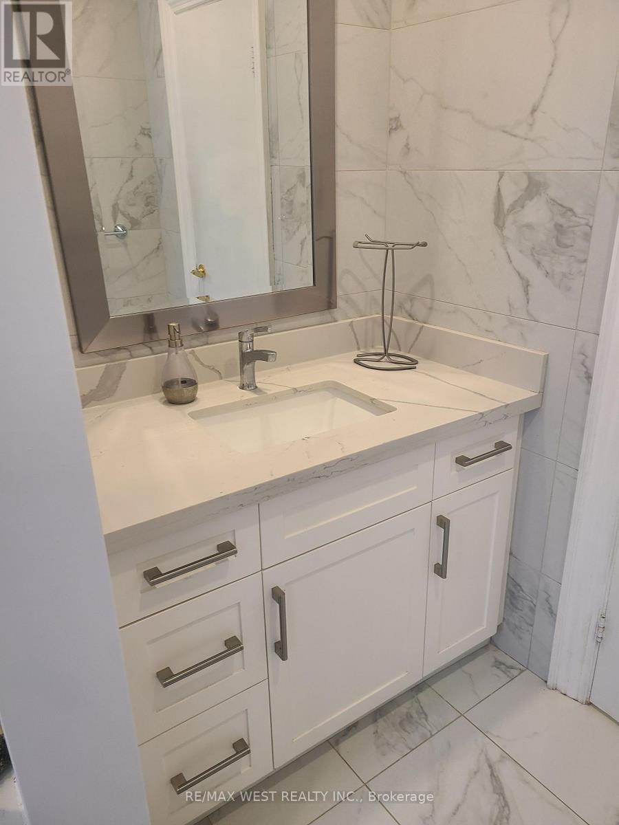 43 Playfair Avenue, Toronto, Ontario  M6B 2P7 - Photo 7 - W13581062