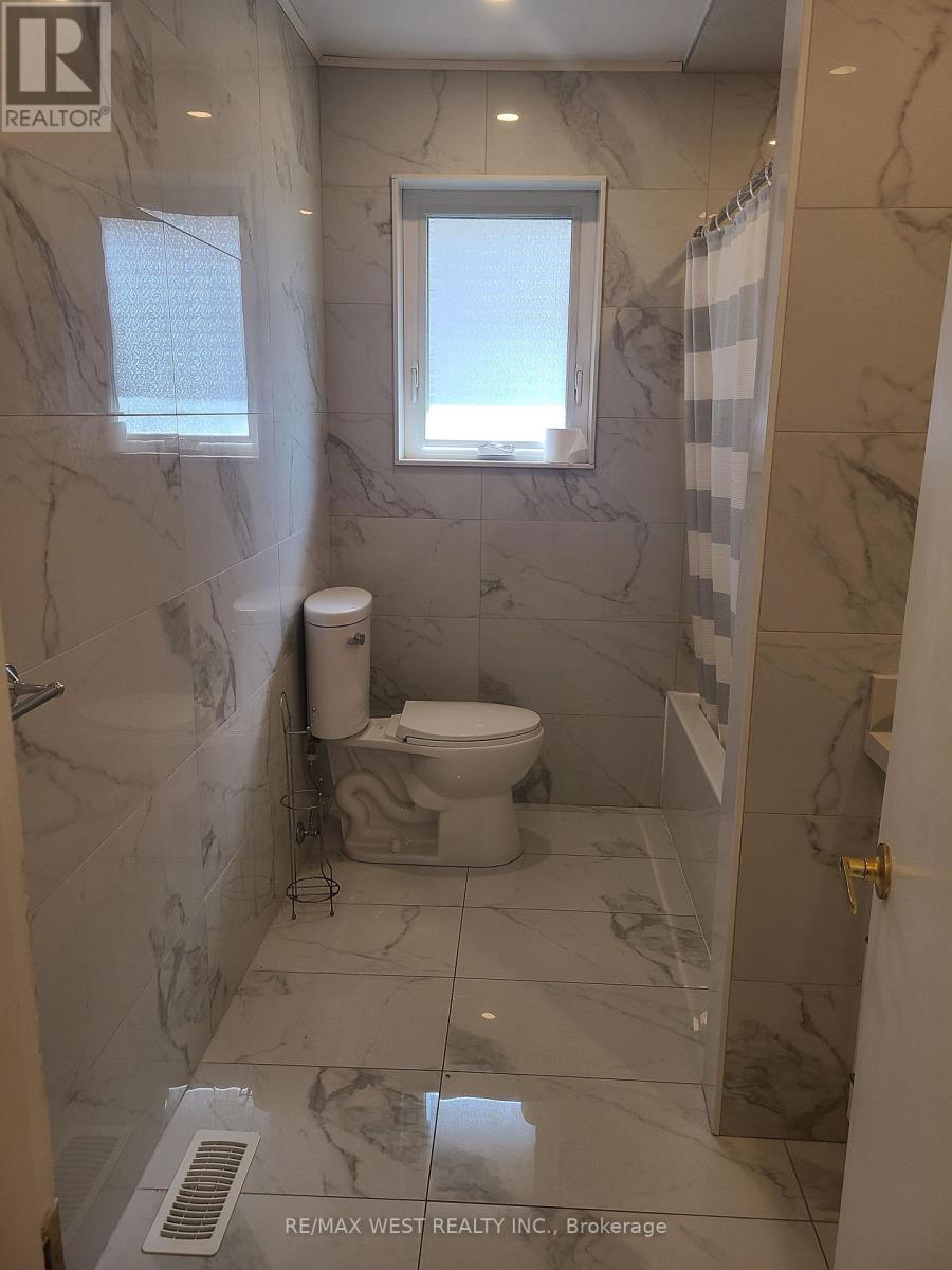 43 Playfair Avenue, Toronto, Ontario  M6B 2P7 - Photo 8 - W13581062