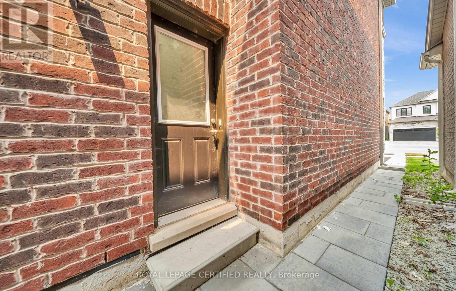 18 Vineyard Drive, Brampton, Ontario L6Y 2A5 - Photo 35 - W13577776