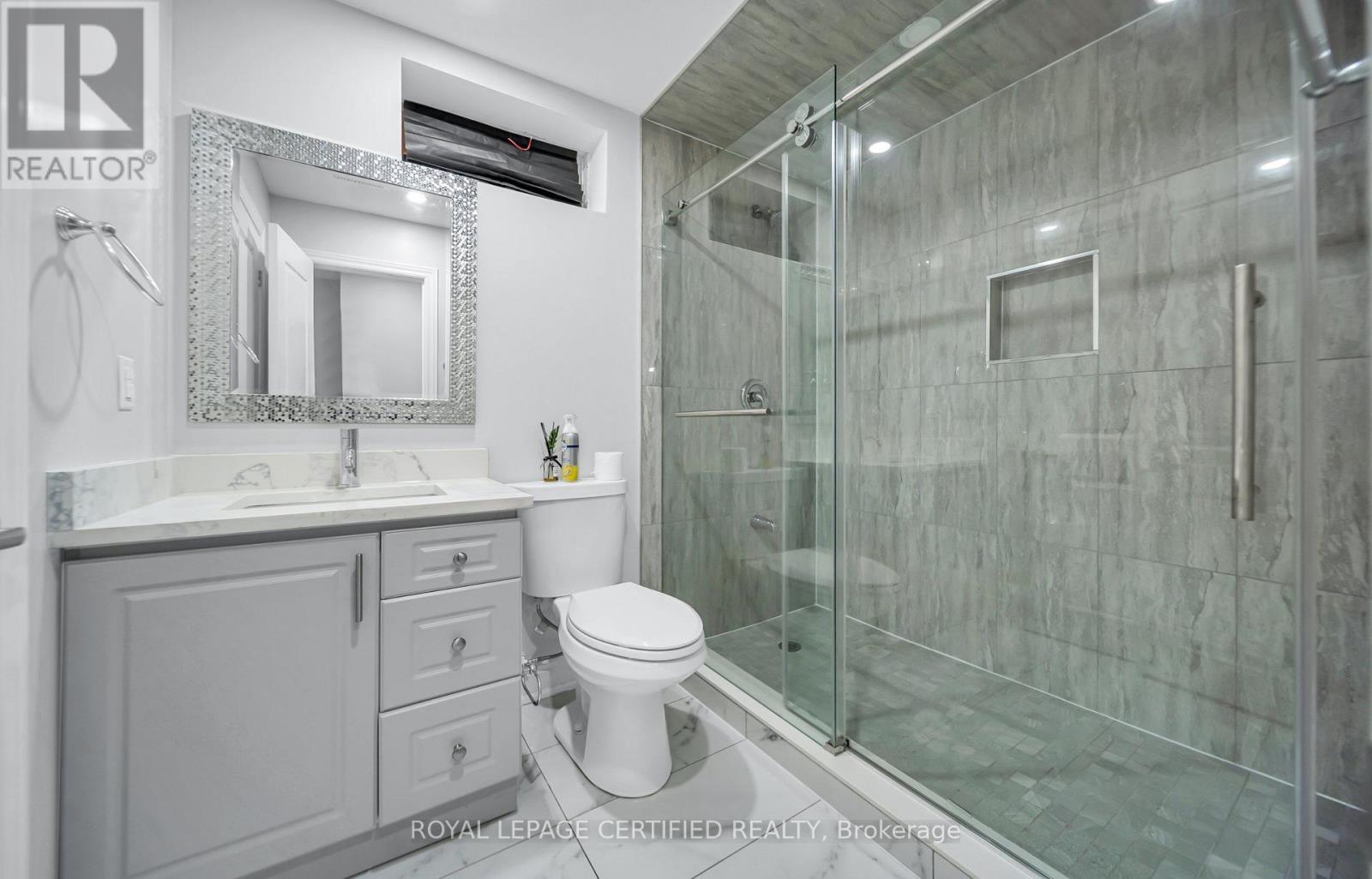 18 Vineyard Drive, Brampton, Ontario L6Y 2A5 - Photo 45 - W13577776