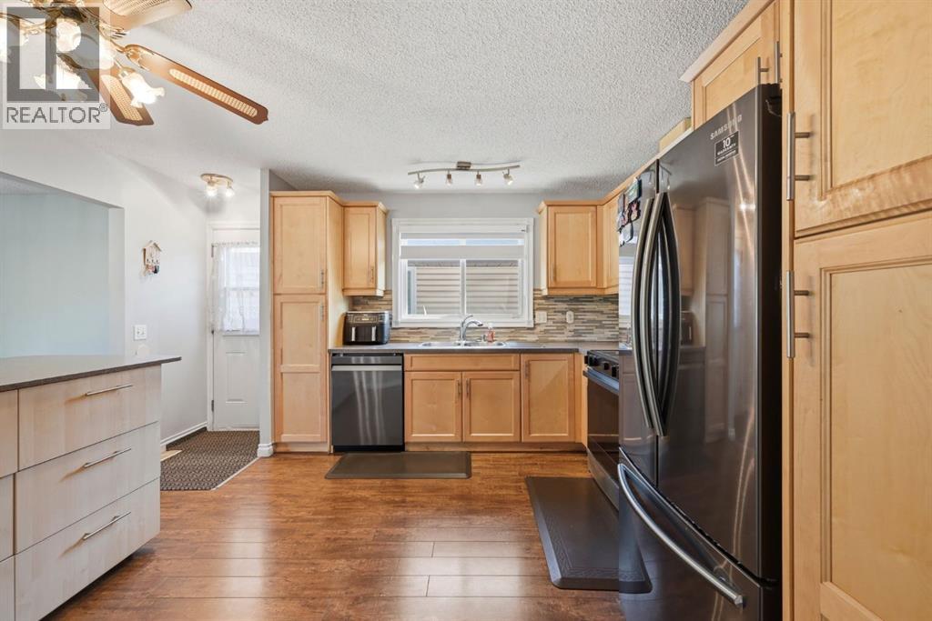 4 Fallswater Road NE, Calgary, Alberta  T3J 1B1 - Photo 15 - A2329294