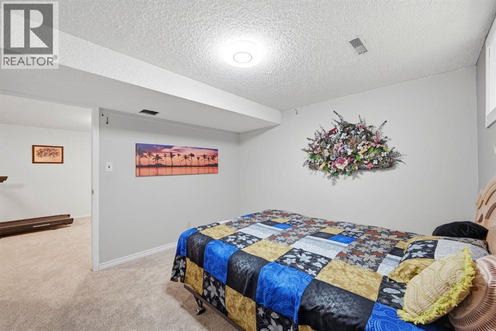 4 Fallswater Road NE, Calgary, Alberta  T3J 1B1 - Photo 31 - A2329294