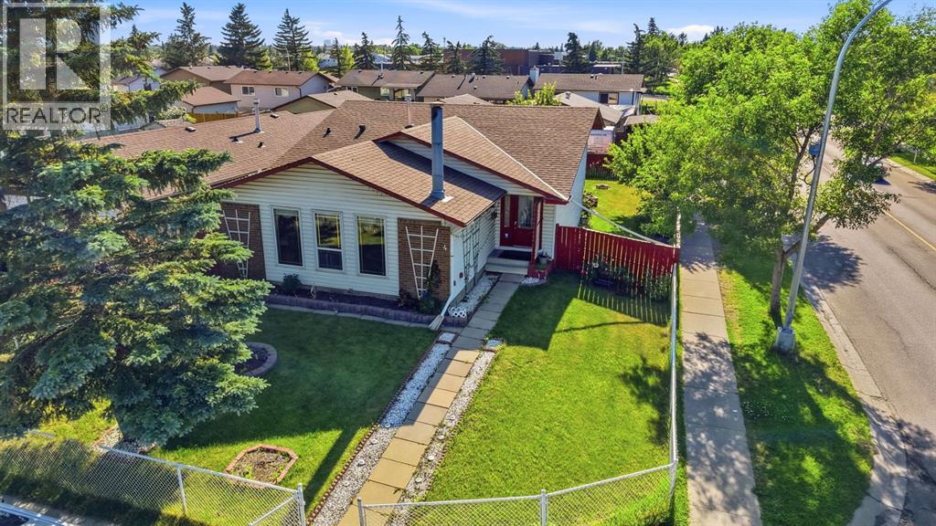 4 Fallswater Road NE, Calgary, Alberta  T3J 1B1 - Photo 36 - A2329294