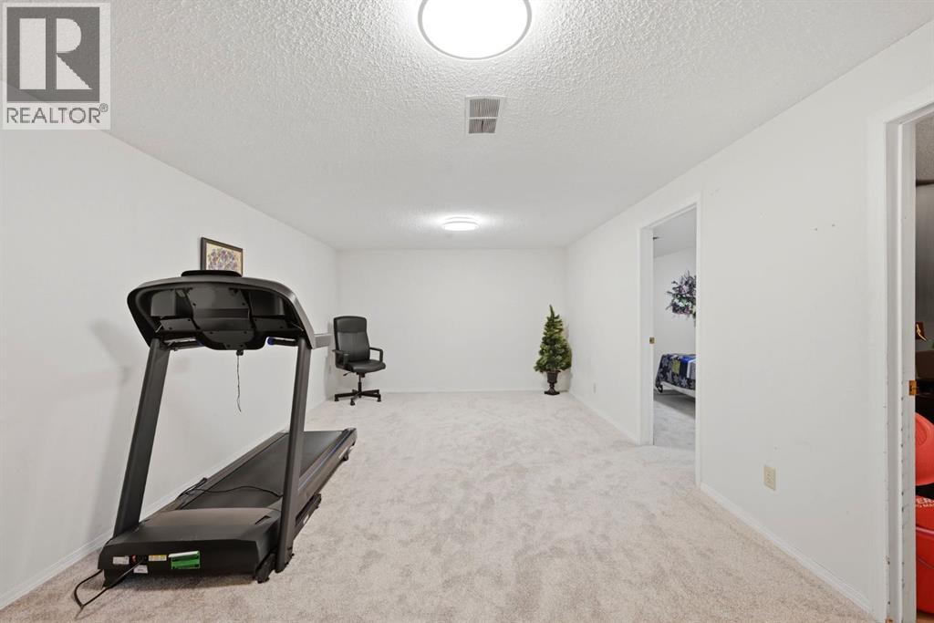 4 Fallswater Road NE, Calgary, Alberta  T3J 1B1 - Photo 29 - A2329294