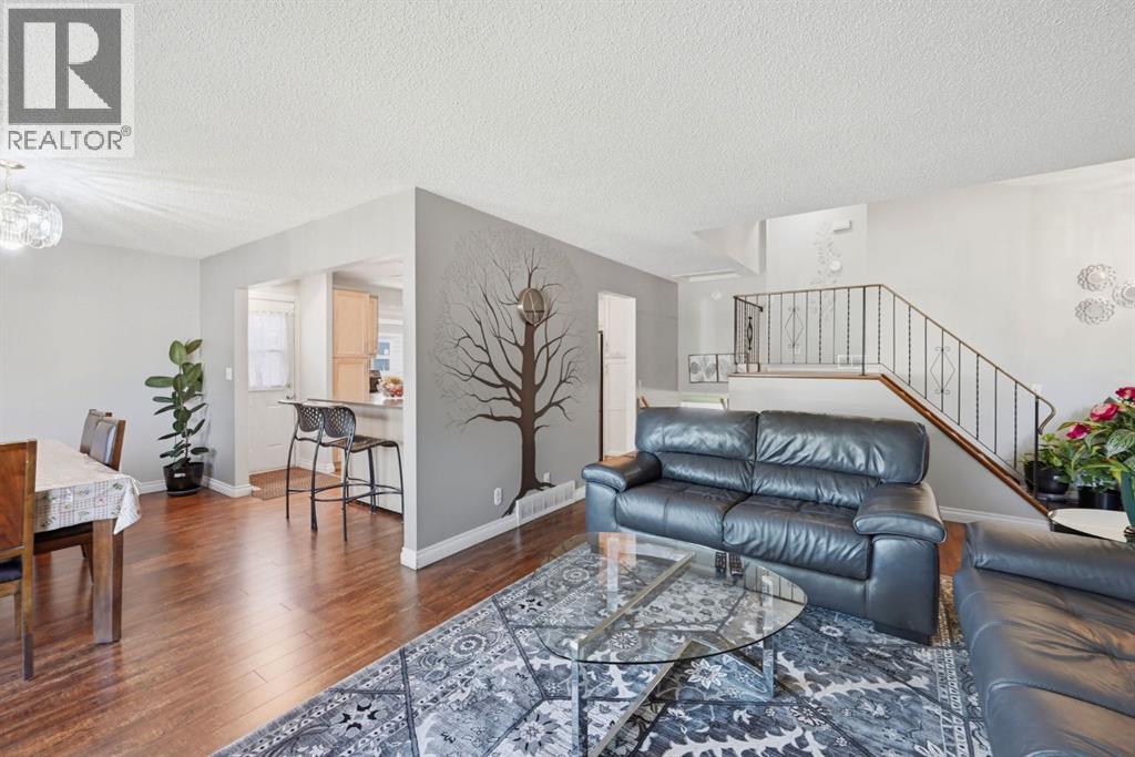4 Fallswater Road NE, Calgary, Alberta  T3J 1B1 - Photo 11 - A2329294