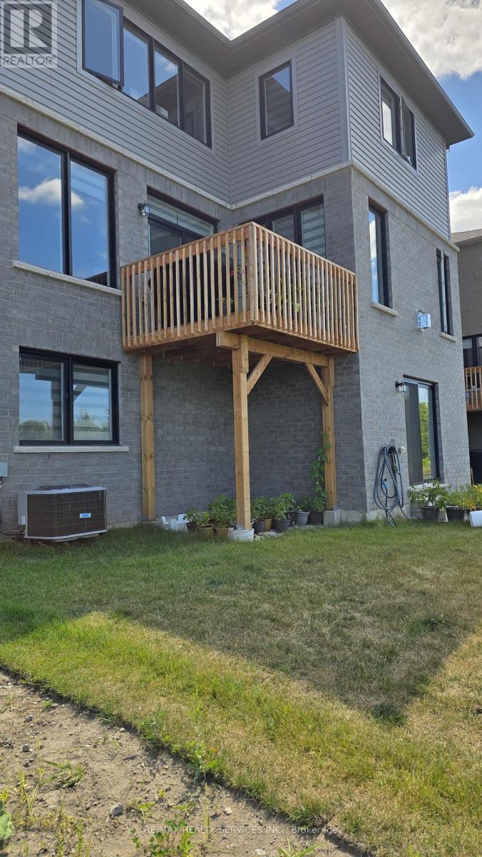 148 Thicketwood Avenue, Barrie, Ontario L9J 0W8 - Photo 3 - S13581128