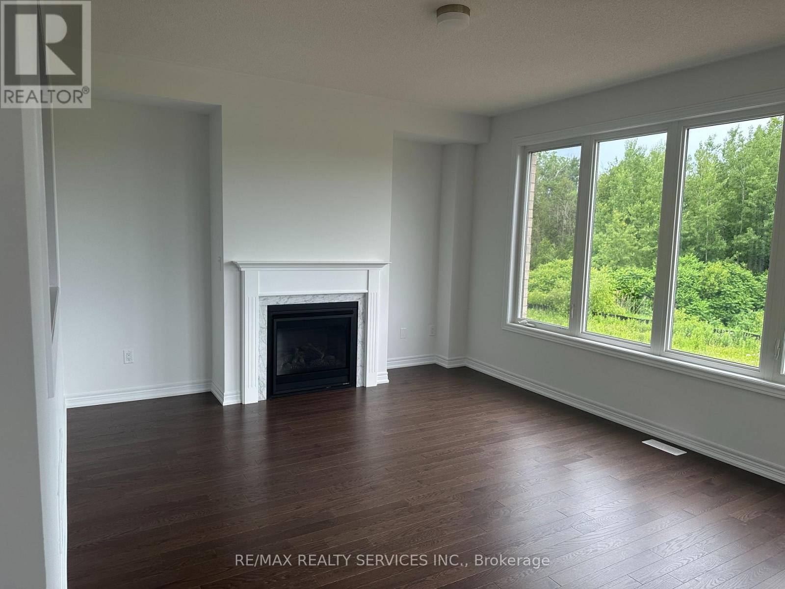 136 Thicketwood Avenue, Barrie, Ontario L9J 0W8 - Photo 5 - S13581132