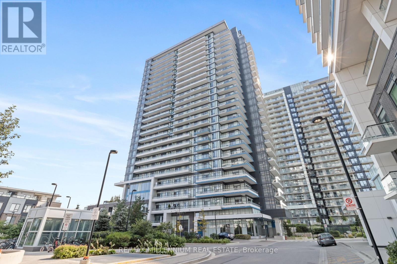 609 - 2560 Eglinton W Avenue, Mississauga, Ontario L5M 0Y3 - Photo 2 - W13581130
