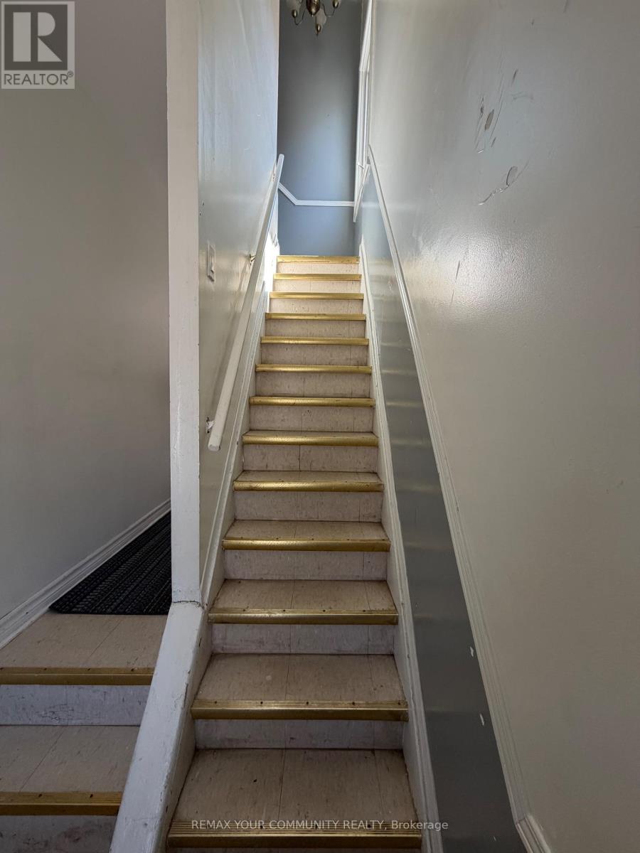 2nd Floor - 127 Morrison Avenue, Toronto, Ontario M6E 1M5 - Photo 15 - W13581134