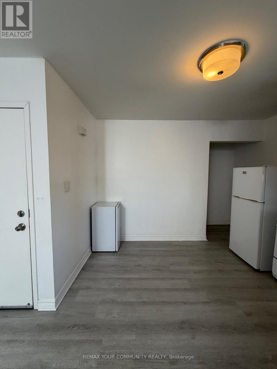 2nd Floor - 127 Morrison Avenue, Toronto, Ontario M6E 1M5 - Photo 2 - W13581134