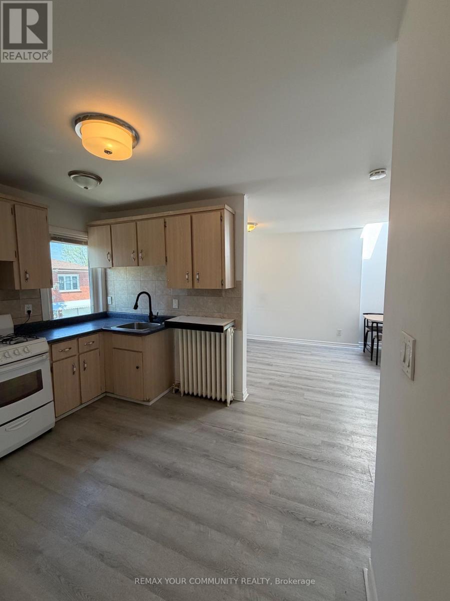 2nd Floor - 127 Morrison Avenue, Toronto, Ontario M6E 1M5 - Photo 4 - W13581134