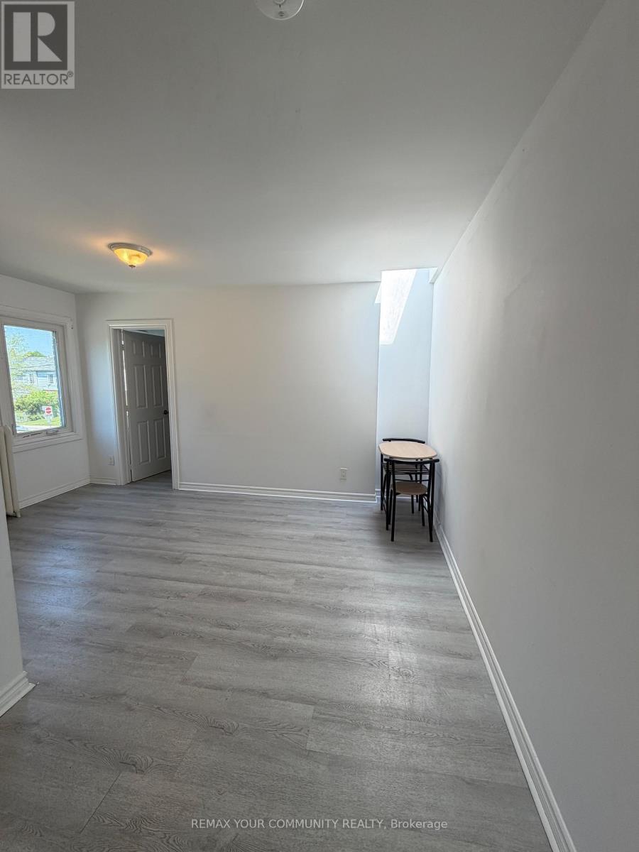 2nd Floor - 127 Morrison Avenue, Toronto, Ontario M6E 1M5 - Photo 6 - W13581134